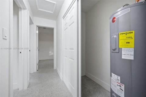 Casa en venta en Fort Lauderdale, Florida, 3 dormitorios, 109.25 m2 № 1992325 - foto 18