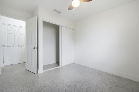 Casa en venta en Fort Lauderdale, Florida, 3 dormitorios, 109.25 m2 № 1992325 - foto 10