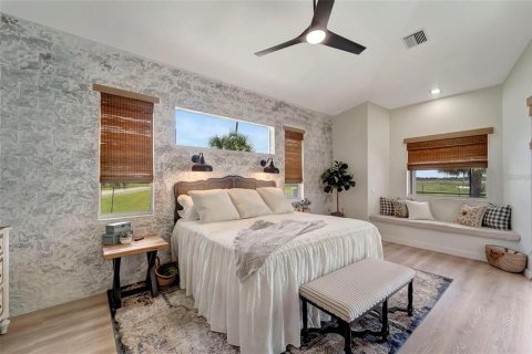 Casa en venta en Port Charlotte, Florida, 4 dormitorios, 323.86 m2 № 1856001 - foto 23
