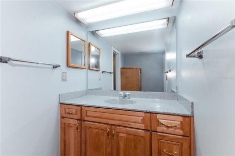 Copropriété à vendre à Saint Pete Beach, Floride: 2 chambres, 126.81 m2 № 2342337 - photo 17