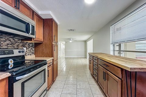 House in Port Richey, Florida 2 bedrooms, 108.88 sq.m. № 1825269 - photo 13