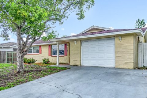 House in Port Richey, Florida 2 bedrooms, 108.88 sq.m. № 1825269 - photo 3