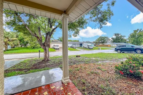 House in Port Richey, Florida 2 bedrooms, 108.88 sq.m. № 1825269 - photo 4