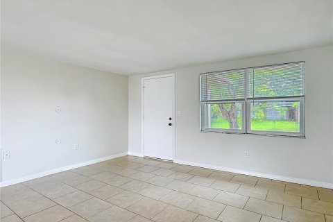 House in Port Richey, Florida 2 bedrooms, 108.88 sq.m. № 1825269 - photo 8