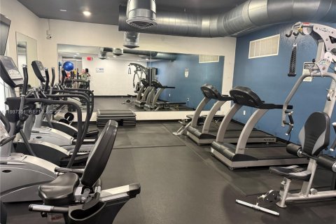 Condo in Hallandale Beach, Florida, 2 bedrooms  № 2053453 - photo 18