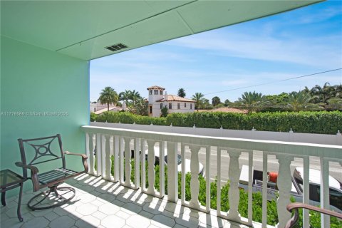 Condo in Lake Worth, Florida, 2 bedrooms  № 1941537 - photo 16