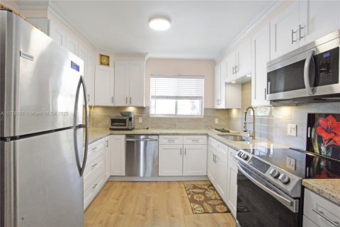Condominio en venta en Lake Worth, Florida, 2 dormitorios, 101.73 m2 № 1941537 - foto 10