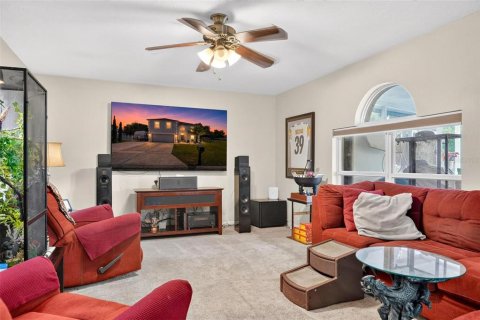 House in Eustis, Florida 4 bedrooms, 259.01 sq.m. № 2216546 - photo 23
