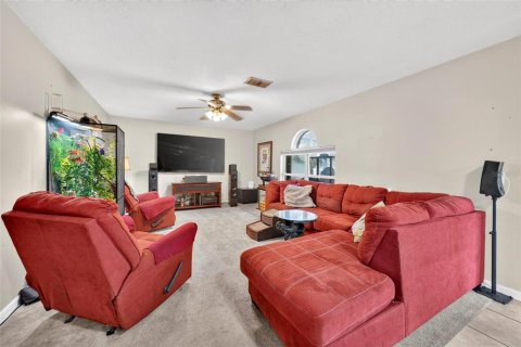House in Eustis, Florida 4 bedrooms, 259.01 sq.m. № 2216546 - photo 24