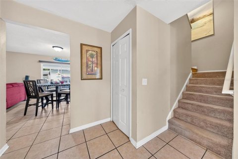 House in Eustis, Florida 4 bedrooms, 259.01 sq.m. № 2216546 - photo 13