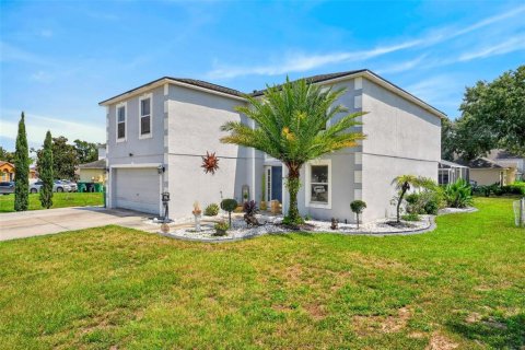 House in Eustis, Florida 4 bedrooms, 259.01 sq.m. № 2216546 - photo 3