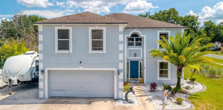 House in Eustis, Florida 4 bedrooms, 259.01 sq.m. № 2216546