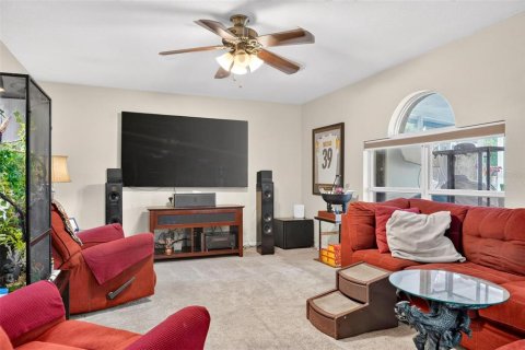House in Eustis, Florida 4 bedrooms, 259.01 sq.m. № 2216546 - photo 22