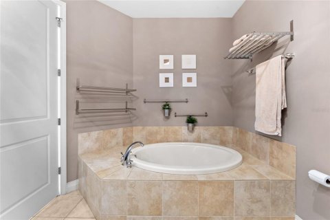 Condominio en alquiler en Tampa, Florida, 3 dormitorios, 258.83 m2 № 1874081 - foto 20