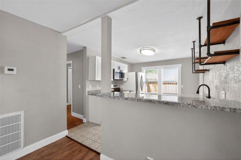 House in Saint Petersburg, Florida 3 bedrooms, 90.67 sq.m. № 2092522 - photo 20