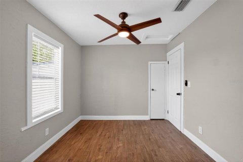 House in Saint Petersburg, Florida 3 bedrooms, 90.67 sq.m. № 2092522 - photo 14