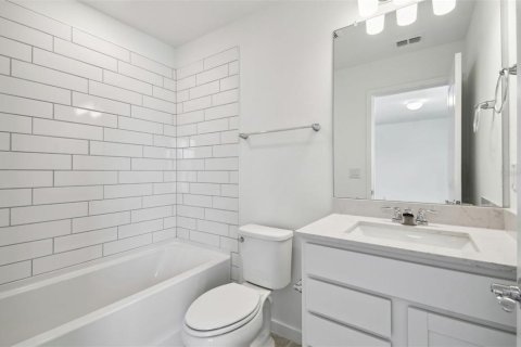 House in Spring Hill, Florida 4 bedrooms, 268.86 sq.m. № 1433692 - photo 5