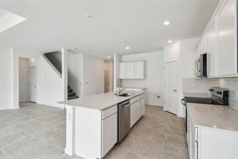 House in Spring Hill, Florida 4 bedrooms, 268.86 sq.m. № 1433692 - photo 11