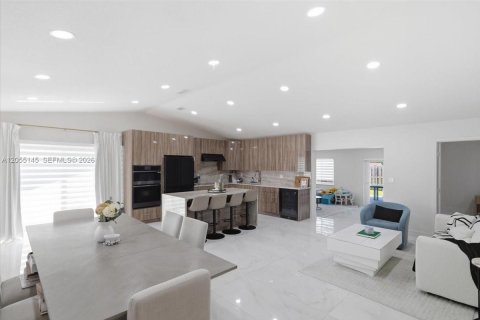 Casa en venta en Miami, Florida, 3 dormitorios, 175.03 m2 № 2185984 - foto 18