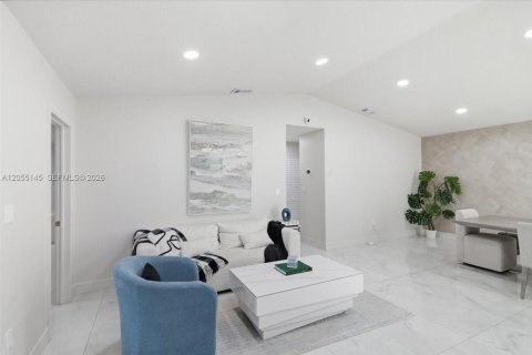 Casa en venta en Miami, Florida, 3 dormitorios, 175.03 m2 № 2185984 - foto 17