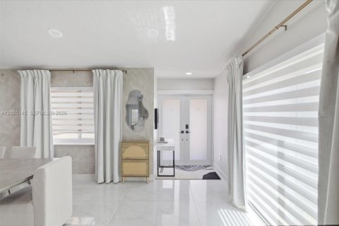 Casa en venta en Miami, Florida, 3 dormitorios, 175.03 m2 № 2185984 - foto 16
