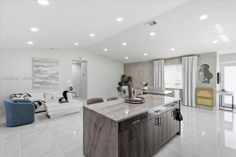 Casa en venta en Miami, Florida, 3 dormitorios, 175.03 m2 № 2185984 - foto 15