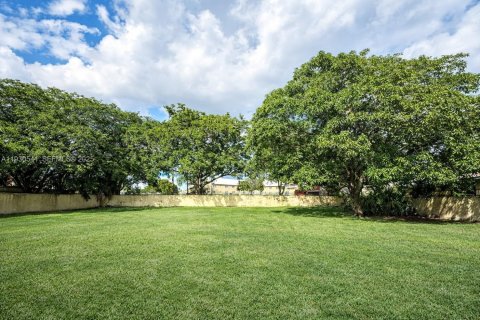 Купить виллу или дом в Форт-Лодердейл, Флорида 3 спальни, 89.93м2, № 1990737 - фото 27