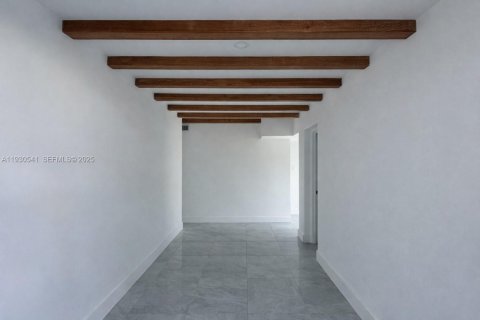 Купить виллу или дом в Форт-Лодердейл, Флорида 3 спальни, 89.93м2, № 1990737 - фото 6