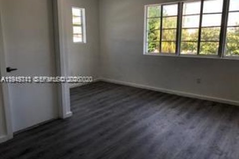 Condo in Miami Beach, Florida, 1 bedroom  № 2001777 - photo 7