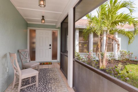 Casa en alquiler en Jensen Beach, Florida, 3 dormitorios, 173.91 m2 № 1136536 - foto 1