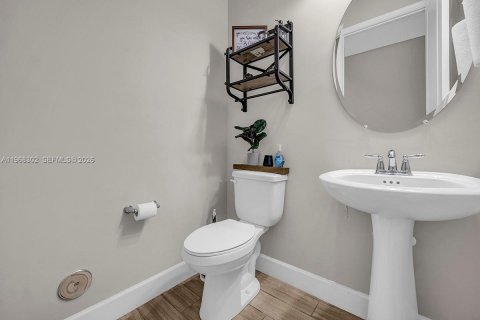 Casa en venta en Westlake, Florida, 4 dormitorios, 259.01 m2 № 2031216 - foto 14