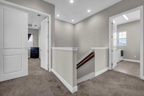 Casa en venta en Westlake, Florida, 4 dormitorios, 259.01 m2 № 2031216 - foto 17