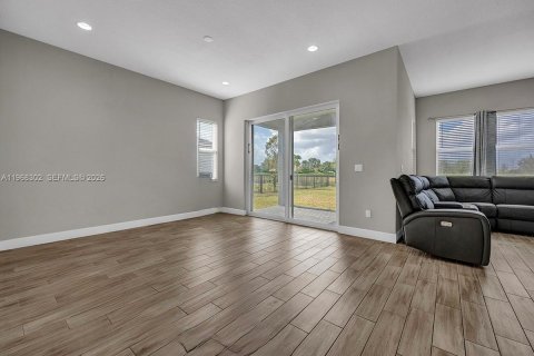 Casa en venta en Westlake, Florida, 4 dormitorios, 259.01 m2 № 2031216 - foto 5