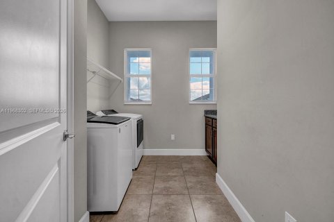 Casa en venta en Westlake, Florida, 4 dormitorios, 259.01 m2 № 2031216 - foto 28