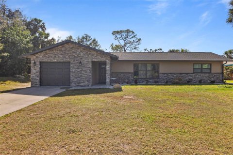 House in Port Charlotte, Florida 2 bedrooms, 141.4 sq.m. № 2295254