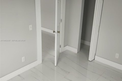 Immobilier commercial à vendre à Belle Glade, Floride: 114.46 m2 № 2025741 - photo 4