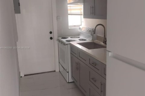 Immobilier commercial à vendre à Belle Glade, Floride: 114.46 m2 № 2025741 - photo 3