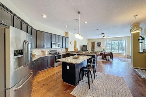 House in Land O' Lakes, Florida 4 bedrooms, 384.8 sq.m. № 1787352 - photo 30