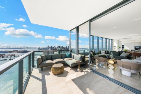 Condo in Miami, Florida, 4 bedrooms № 2081008 - photo 7