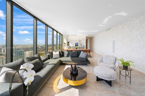 Condo in Miami, Florida, 4 bedrooms № 2081008 - photo 27