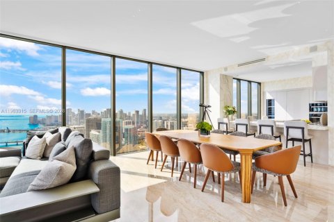 Condo in Miami, Florida, 4 bedrooms № 2081008 - photo 15