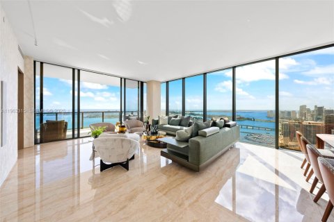 Condo in Miami, Florida, 4 bedrooms № 2081008 - photo 11