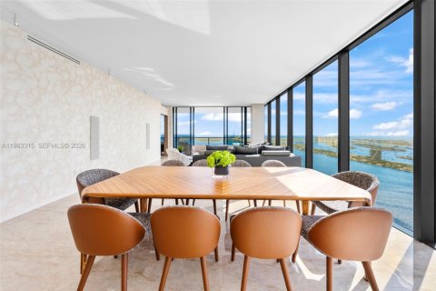 Condo in Miami, Florida, 4 bedrooms № 2081008 - photo 19