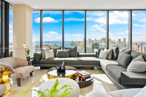 Condo in Miami, Florida, 4 bedrooms № 2081008 - photo 14