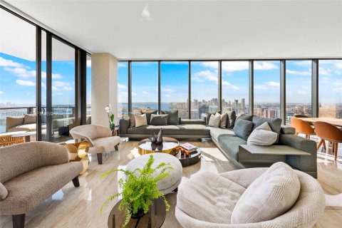 Condo in Miami, Florida, 4 bedrooms № 2081008 - photo 13