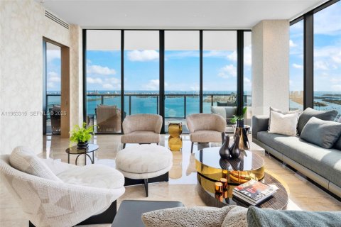 Condo in Miami, Florida, 4 bedrooms № 2081008 - photo 25