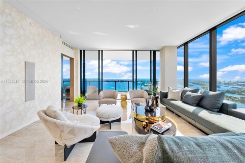 Condo in Miami, Florida, 4 bedrooms № 2081008 - photo 23