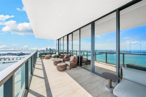 Condo in Miami, Florida, 4 bedrooms № 2081008 - photo 4