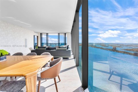 Condo in Miami, Florida, 4 bedrooms № 2081008 - photo 21