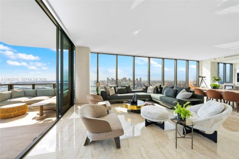Condo in Miami, Florida, 4 bedrooms № 2081008 - photo 10
